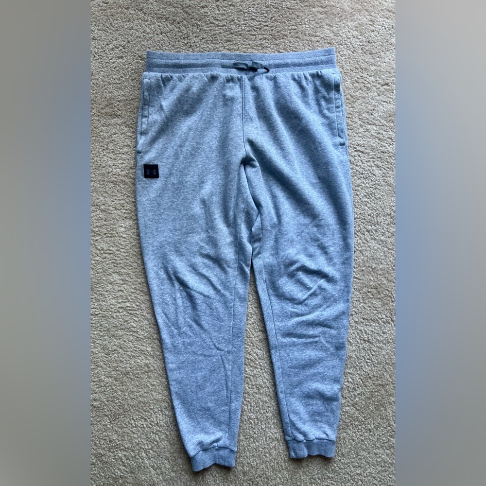 Men’s XL Under Armour Gray Joggers with Tapered Fit